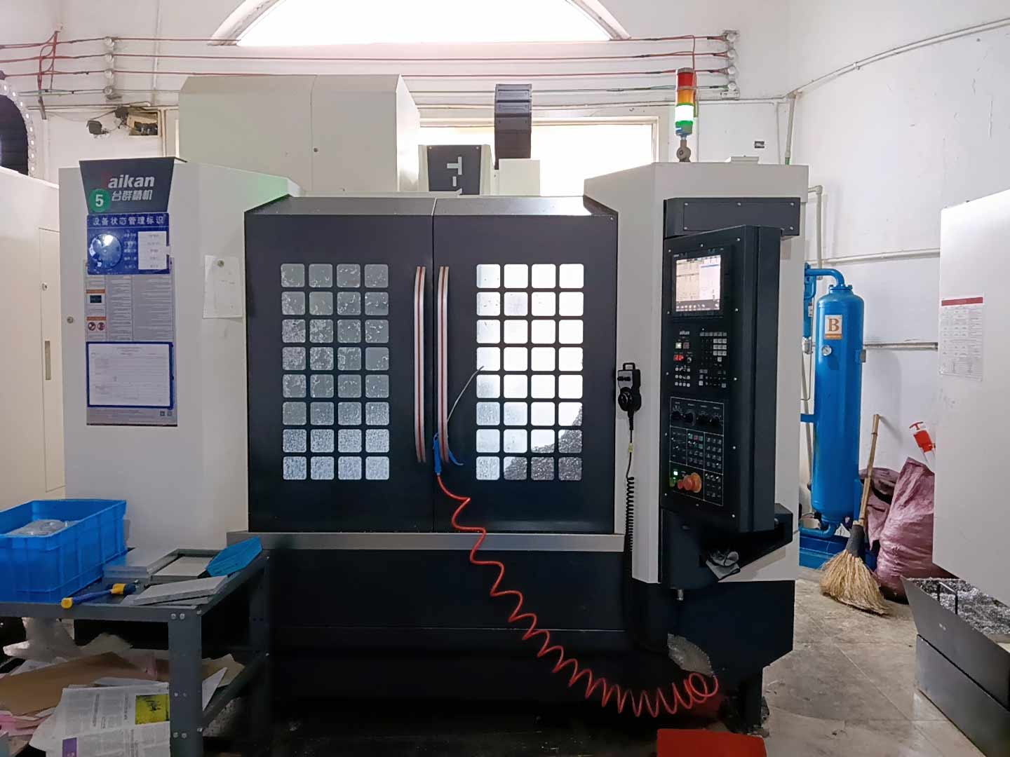 CNC machining center for Heavy-Duty Industrial Hinge Manufacturers