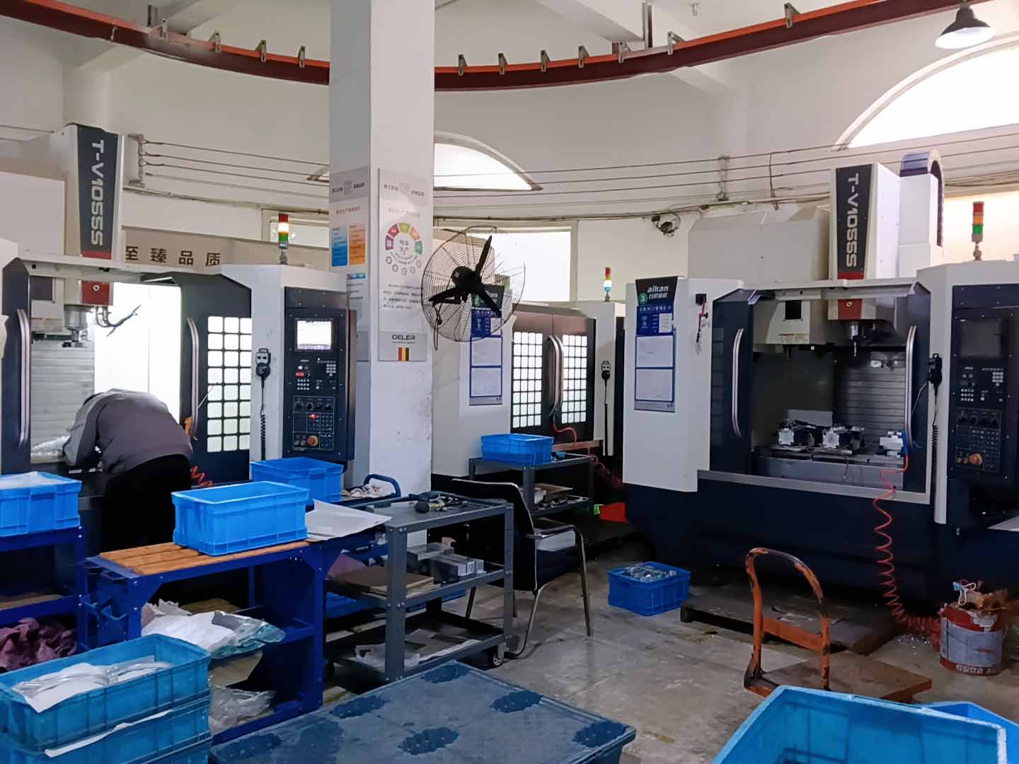 CNC machining center for Heavy-Duty Industrial Hinge Manufacturers - Figure 2