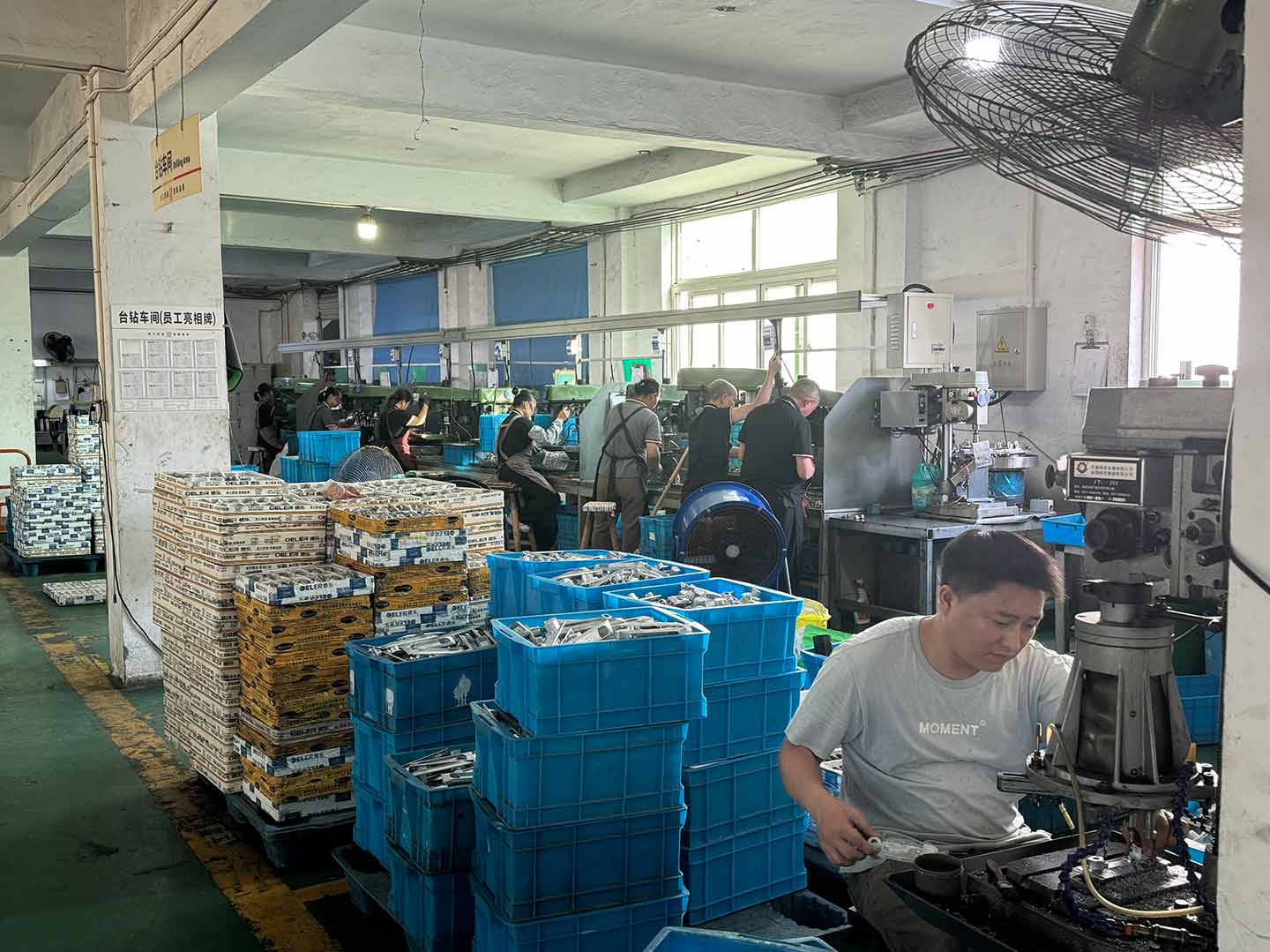 Tapping and drilling workshop of a heavy-duty industrial hinge manufacturers