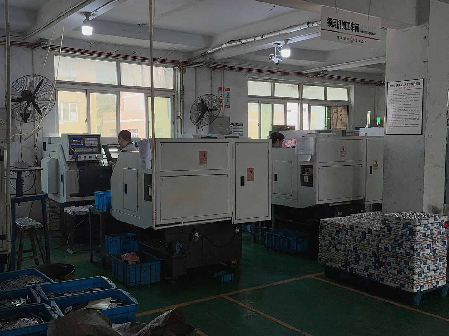 Instrument lathes of heavy-duty industrial hinge manufacturers