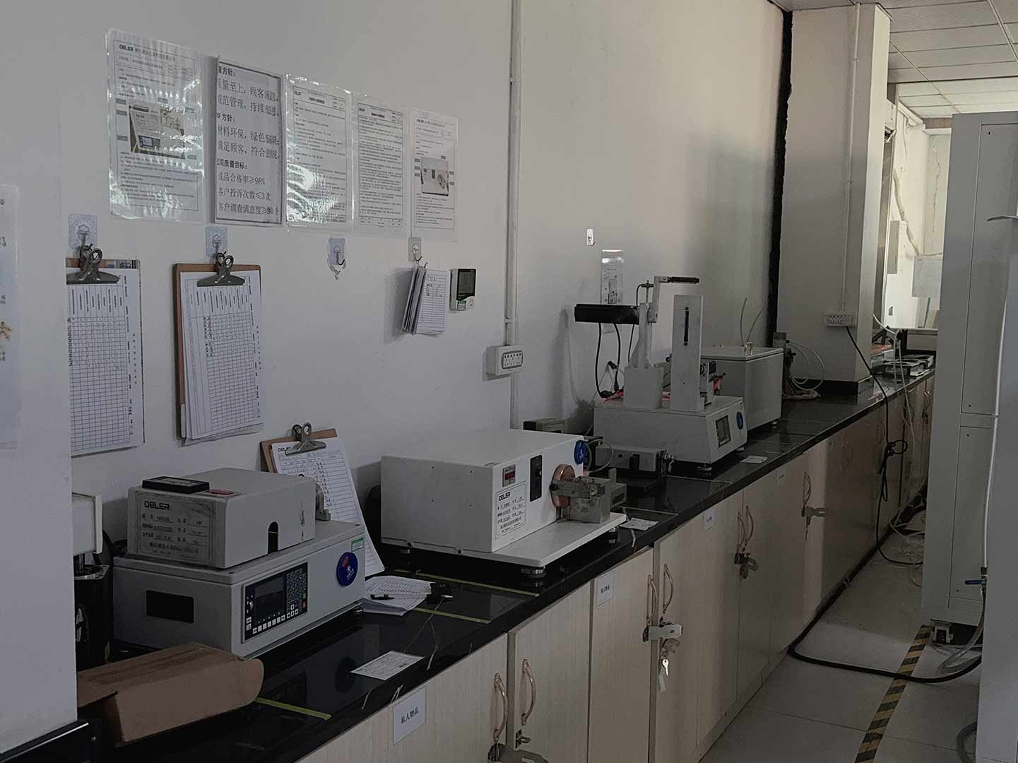 Torque life testing equipment for heavy-duty industrial hinge manufacturers